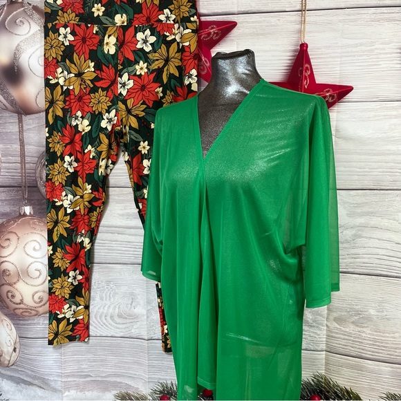 LuLaRoe M (10-18) Lindsay with TC2 Christmas leggings - Picture 4 of 14